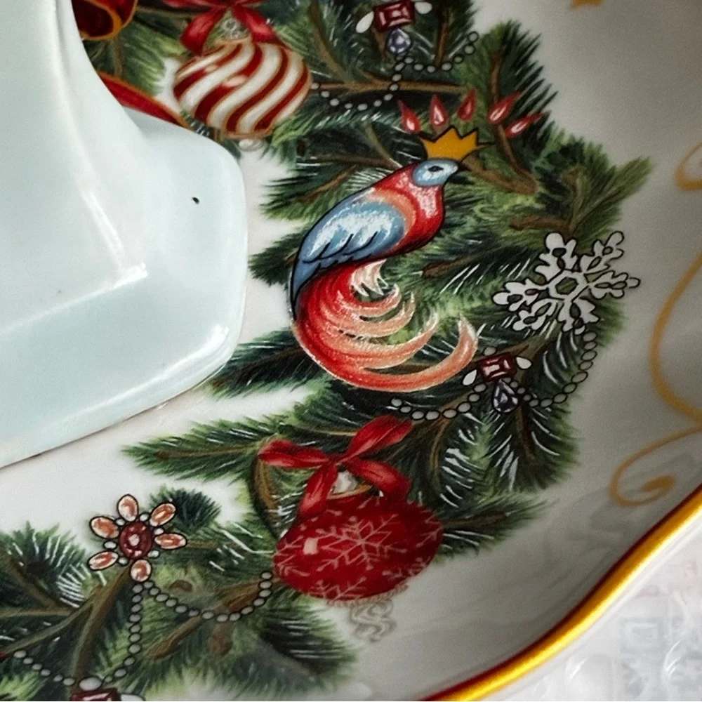 Williams Sonoma Elegant White Ceramic Footed Cake Pedestal Plate Xmas